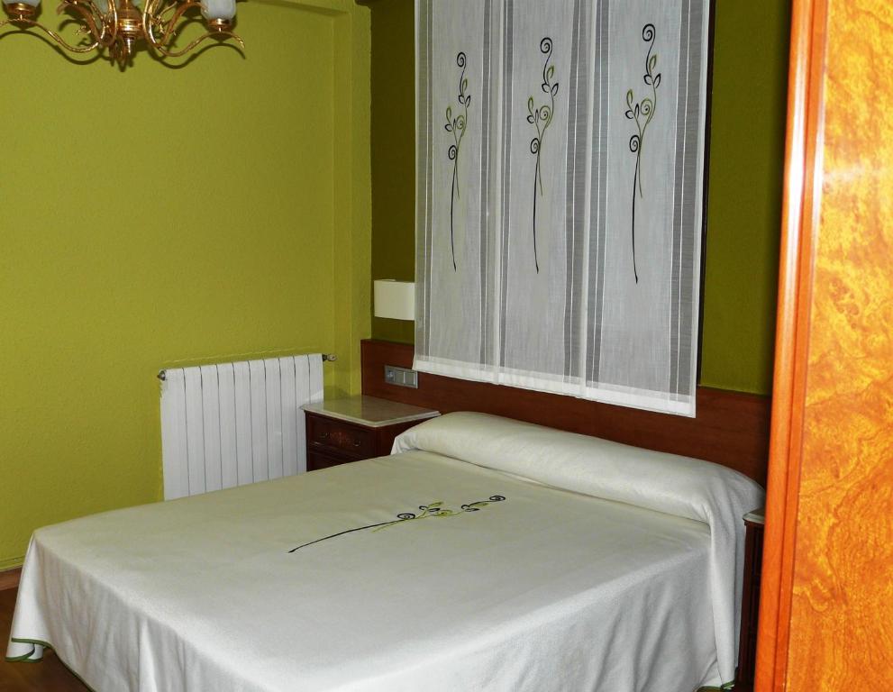 Apartamento Turístico Guara Casa Castro Barbastro Habitación foto